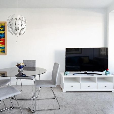 Appartamento Urbantec Realty - Plaza De Colon Madrid Esterno foto