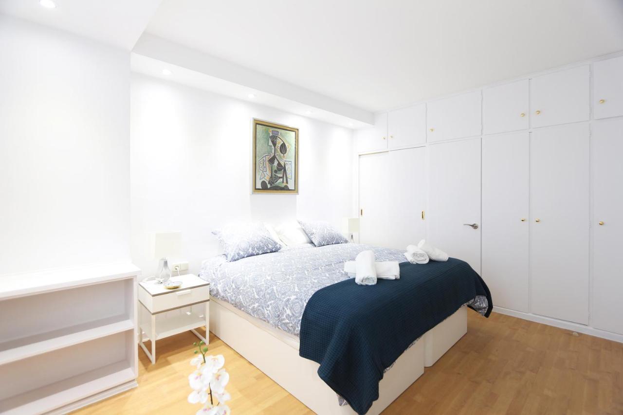 Appartamento Urbantec Realty - Plaza De Colon Madrid Esterno foto