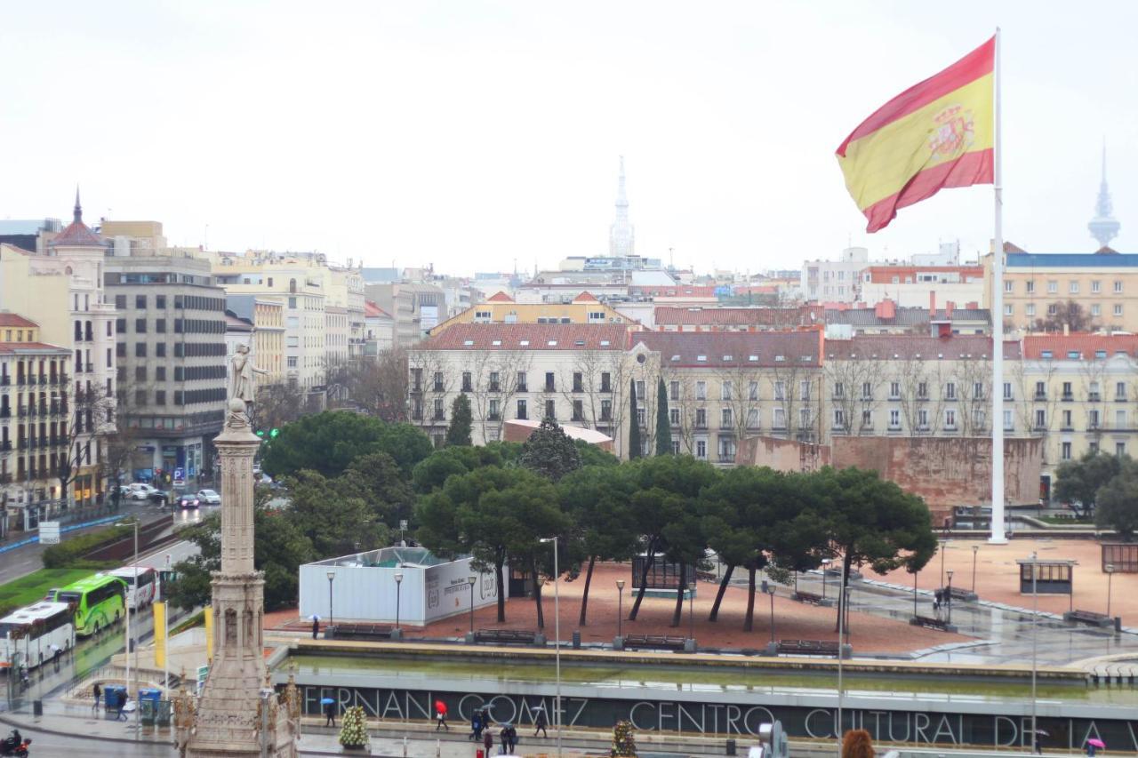 Appartamento Urbantec Realty - Plaza De Colon Madrid Esterno foto