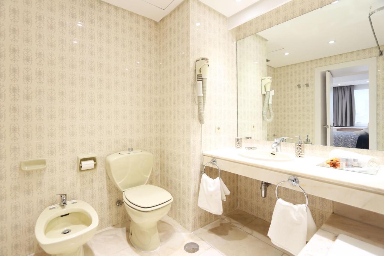 Appartamento Urbantec Realty - Plaza De Colon Madrid Esterno foto