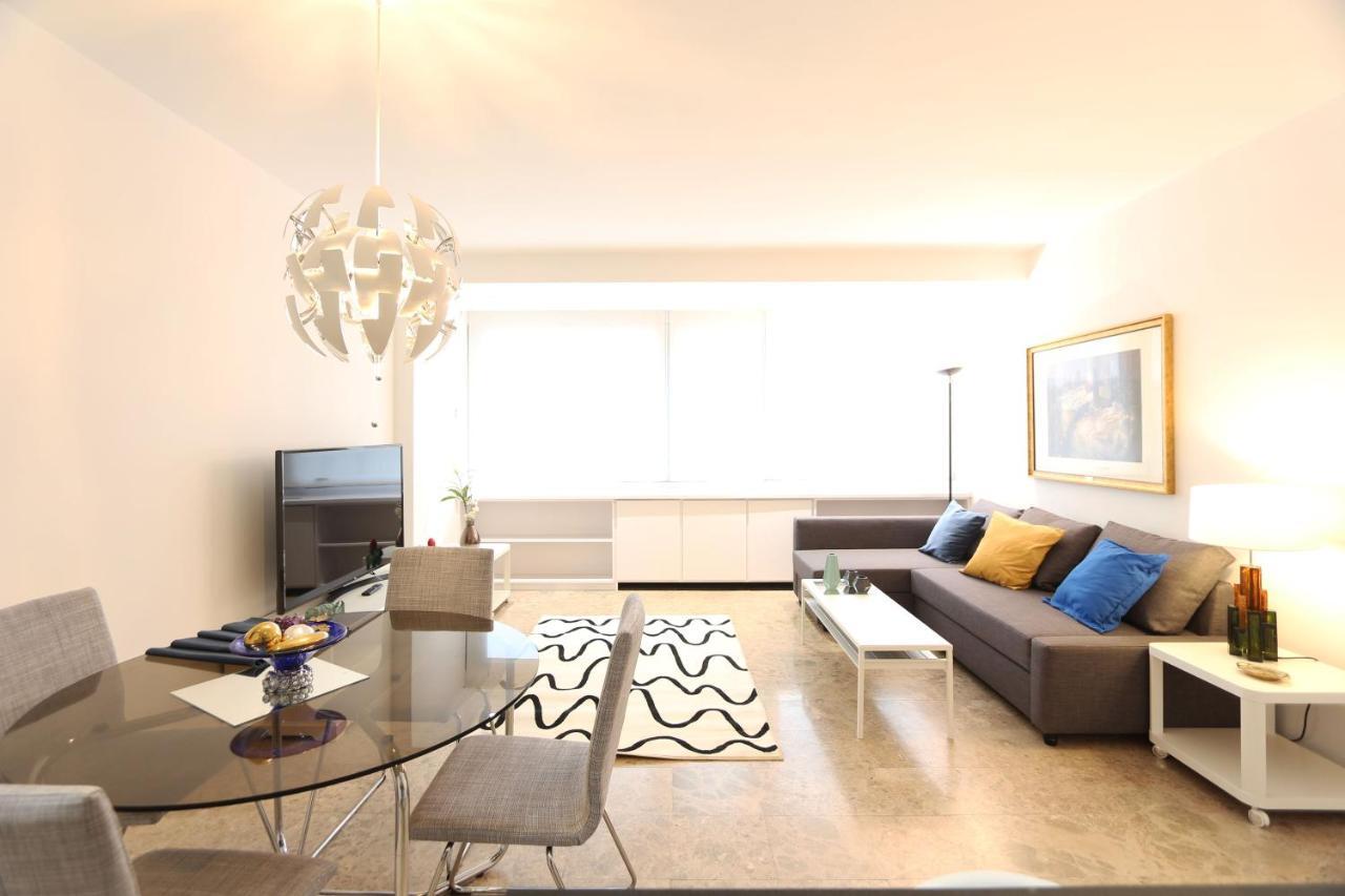 Appartamento Urbantec Realty - Plaza De Colon Madrid Esterno foto